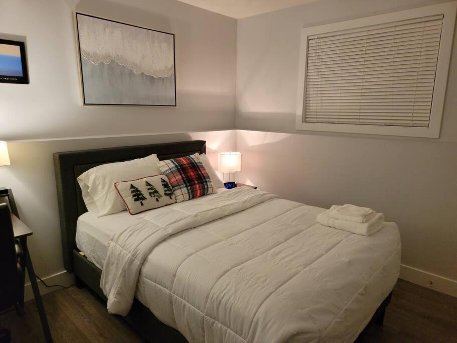 Exquisite Guest Suite In Σασκάτουν Εξωτερικό φωτογραφία